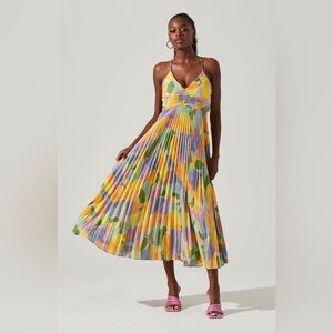 ASTR the label - Blythe dress, lilac abstract. The perfect summer wedding guest.